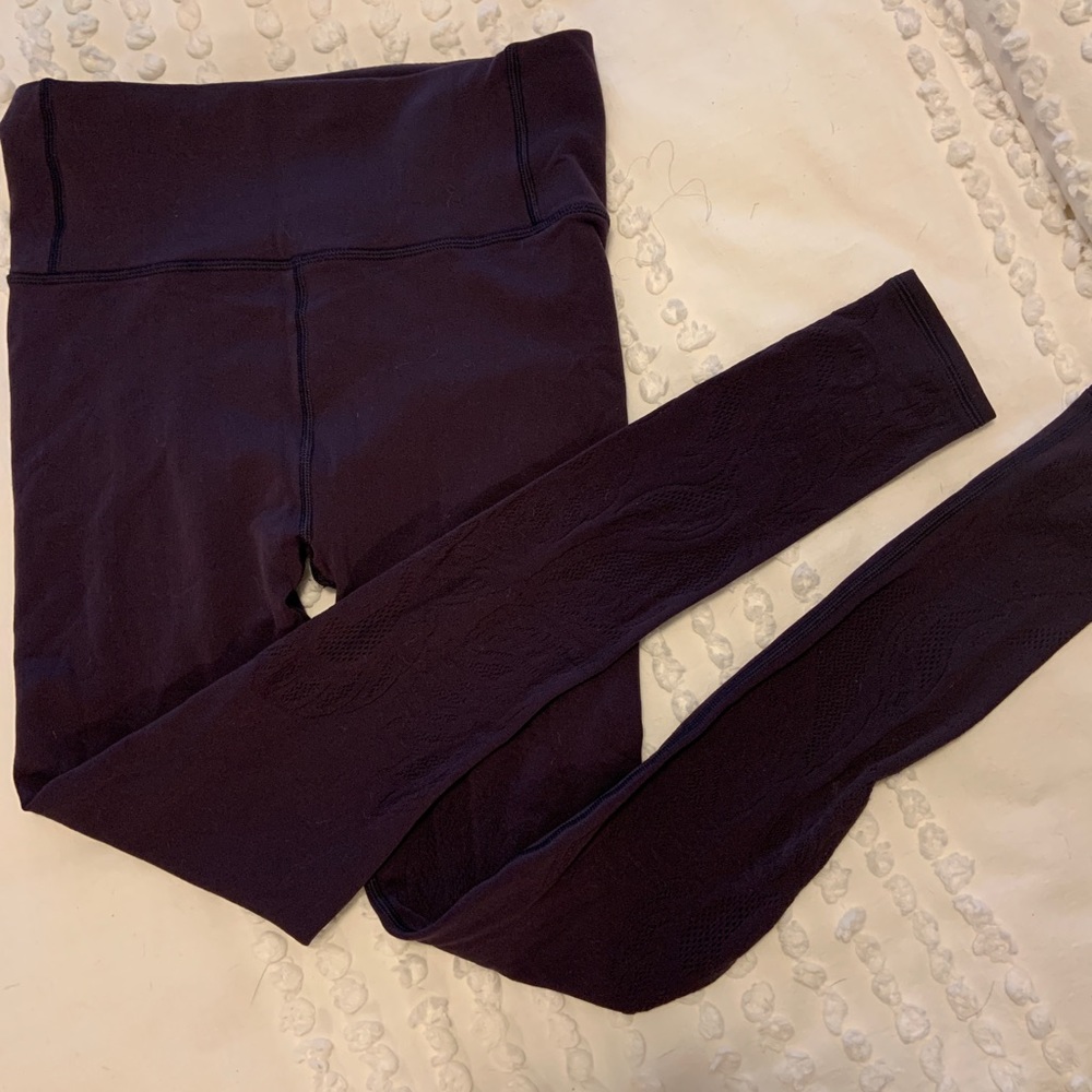 Lululemon purple leggings, size 6